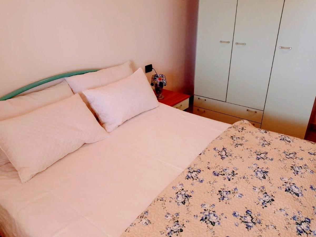 Residenza Rosa Maria Daire Orosei Dış mekan fotoğraf